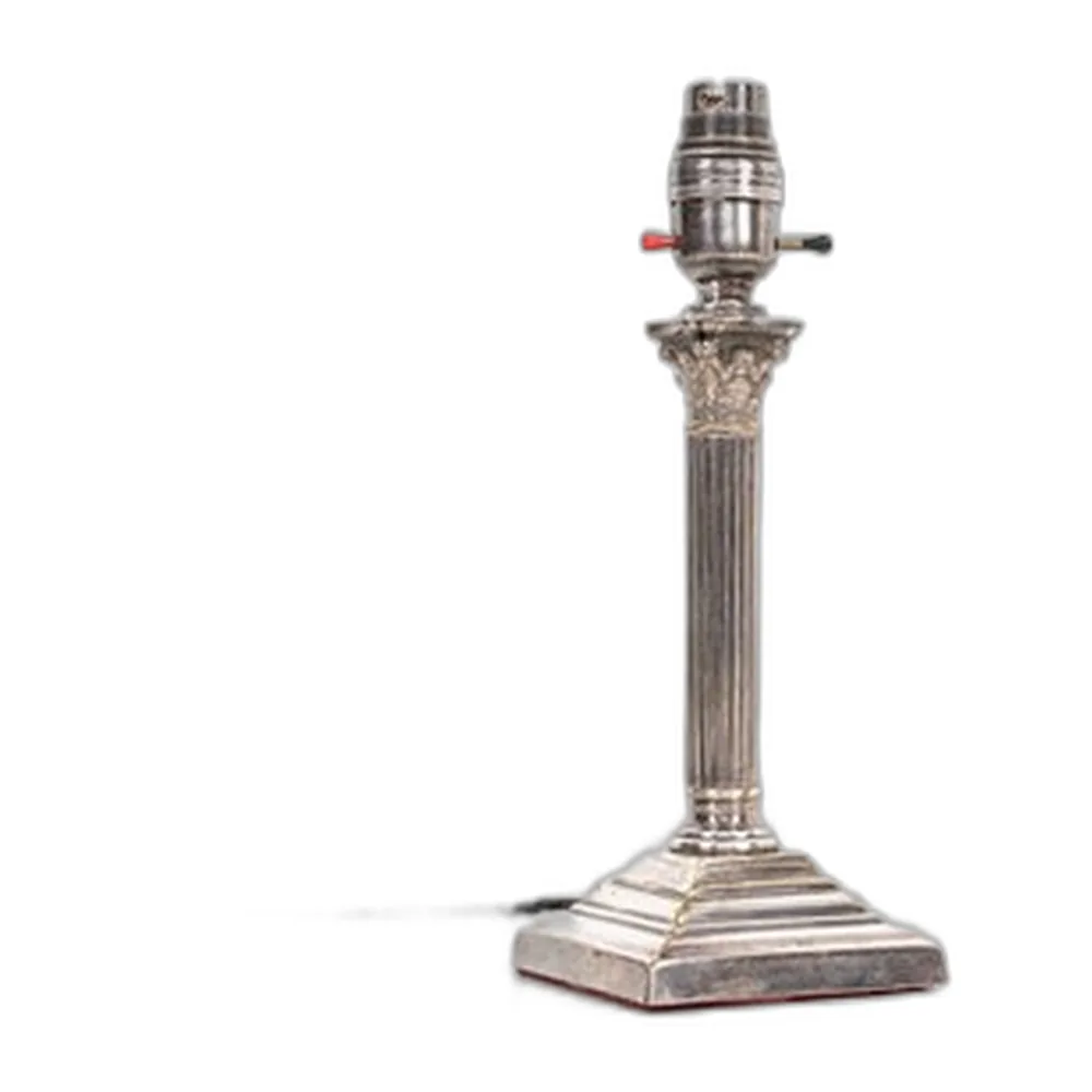 Versilberte korinthische Vintage Tischlampe, 1920er