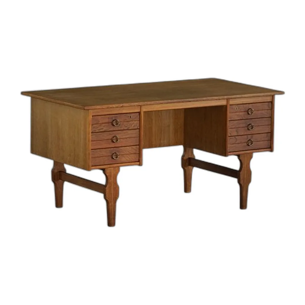 Freistehender dänischer Schreibtisch aus Eiche von Henning Kjærnulf, 1950er