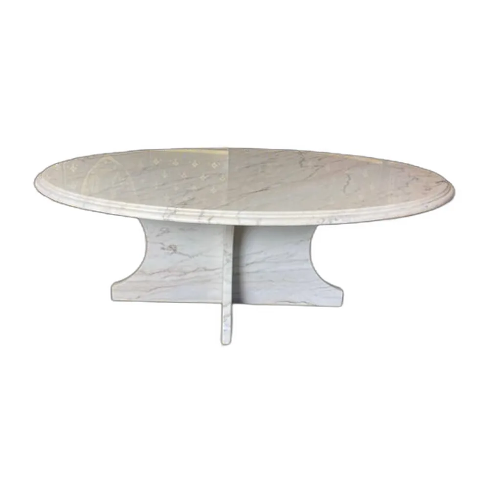 Ovaler italienischer Couchtisch aus Carrara Marmor, 1970er